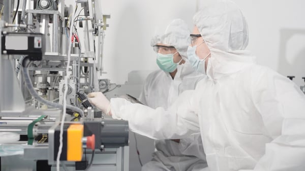 Quality-inspectors-is-checking-a-masks-in-factory.-1344379591_1369x770