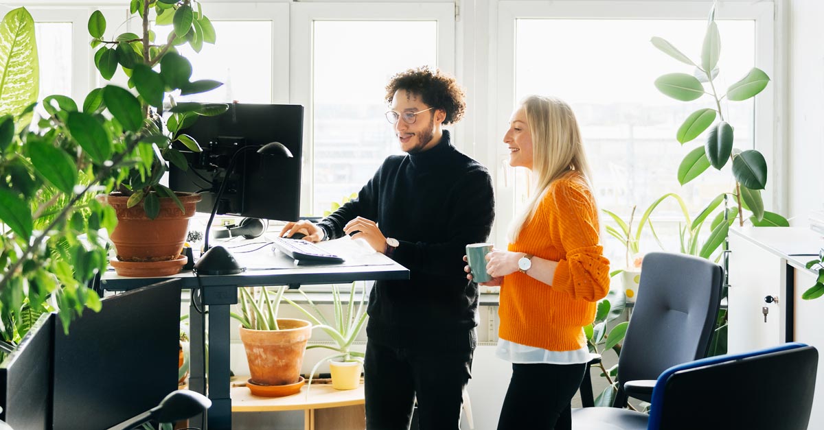 Standing Desks Benefits For Posture Pain and Health